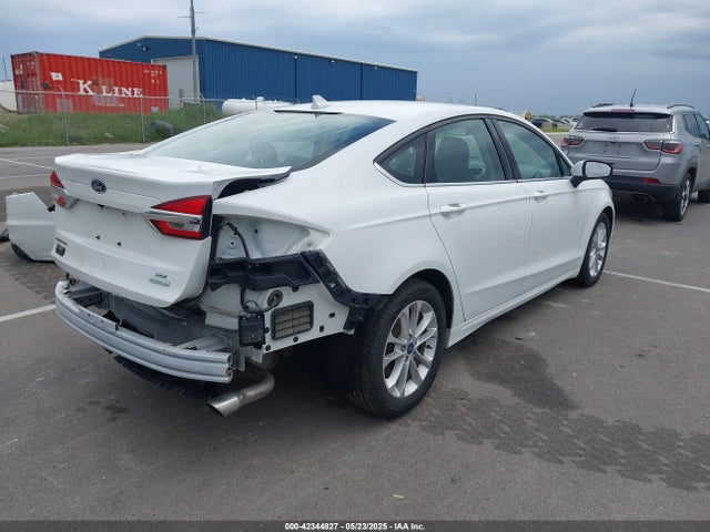 42344827 :رقم المزاد ، 3FA6P0HD2LR136072 vin ، 2020 Ford Fusion Se مزاد بيع