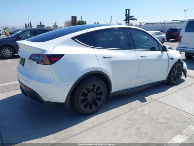 2023 TESLA MODEL Y 7SAYGAEE1PF637017 Photo 3
