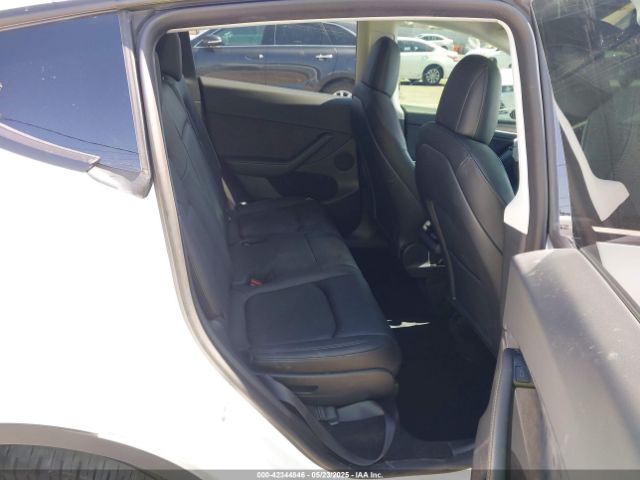 2023 TESLA MODEL Y 7SAYGAEE1PF637017 Photo 7
