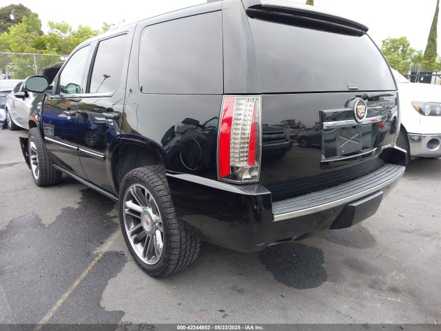 2013 CADILLAC ESCALADE 1GYS3CEF2DR105133 Photo 2