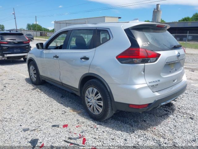 2017 NISSAN ROGUE JN8AT2MT1HW402246 Photo 2