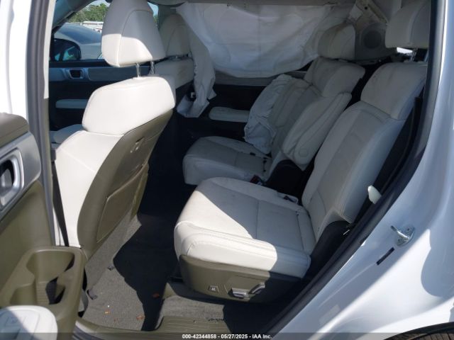 5NMP5DGL2SH075051 Hyundai Santa Fe Calligraphy