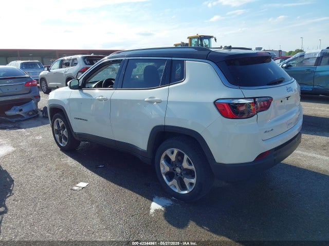 3C4NJDCB5KT733884 Jeep Compass