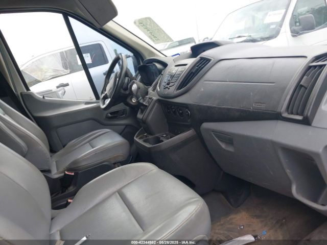1FTNR3XV6FKA15601 Ford Transit-250