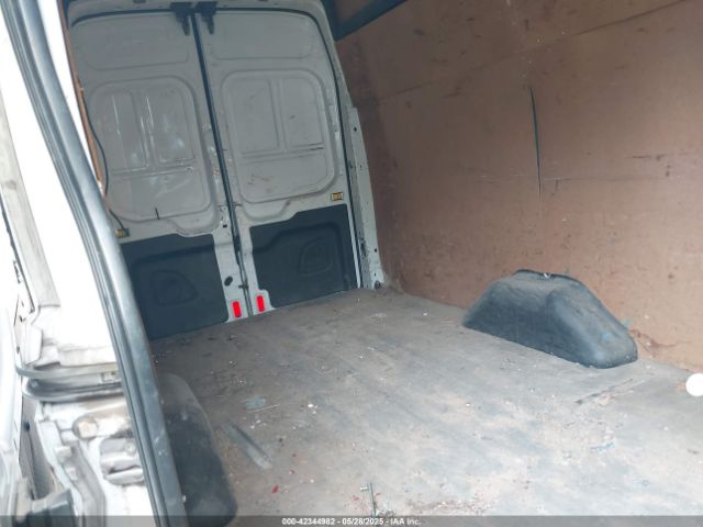 1FTNR3XV6FKA15601 Ford Transit-250