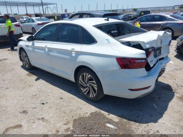 2020 VOLKSWAGEN JETTA 3VWGB7BU0LM042751 Photo 2