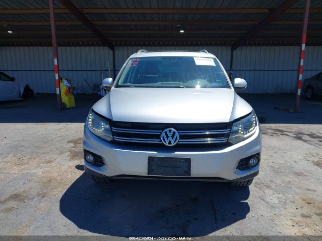WVGAV7AXXGW537679 Volkswagen Tiguan