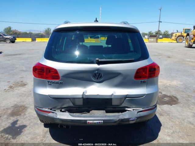 WVGAV7AXXGW537679 Volkswagen Tiguan