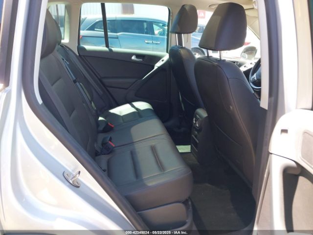 2016 VOLKSWAGEN TIGUAN WVGAV7AXXGW537679 Photo 7