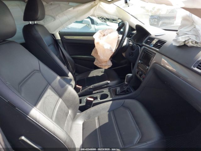 1VWAT7A32FC121503 Volkswagen Passat 1.8t Limited Edition