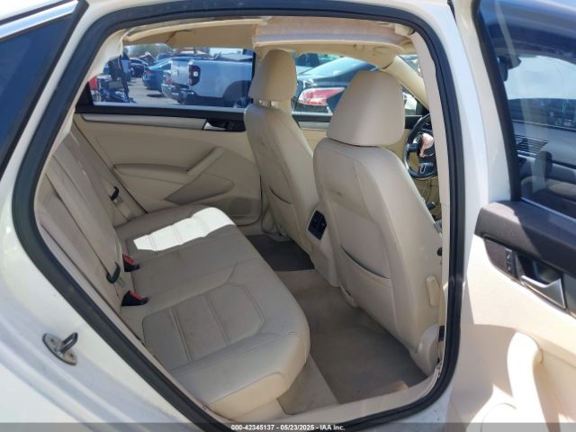 1VWBN7A35EC100691 Volkswagen Passat