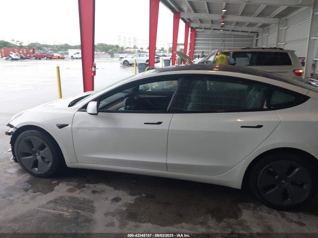 5YJ3E1EA9PF548726 Tesla MODEL 3