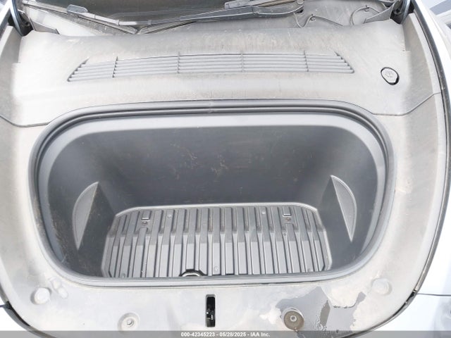 7SAYGDEFXPF585588 Tesla 2023
