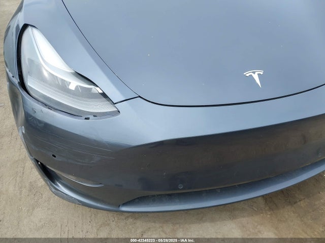 7SAYGDEFXPF585588 Tesla 2023