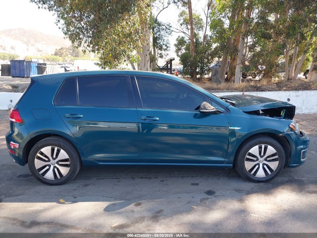 WVWKR7AU2HW953617 Volkswagen 2017