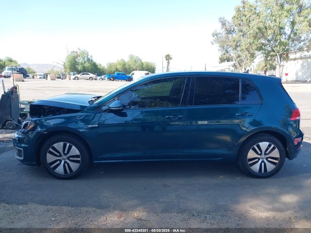 WVWKR7AU2HW953617 Volkswagen 2017