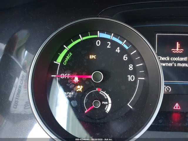 WVWKR7AU2HW953617 Volkswagen 2017