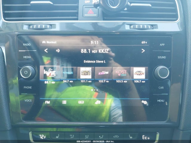 WVWKR7AU2HW953617 Volkswagen 2017