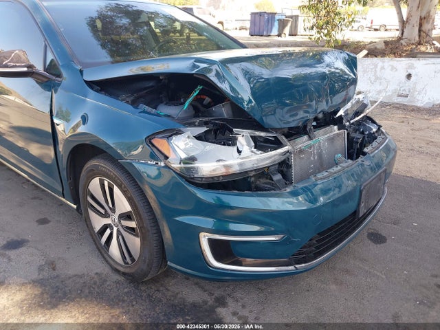 WVWKR7AU2HW953617 Volkswagen 2017