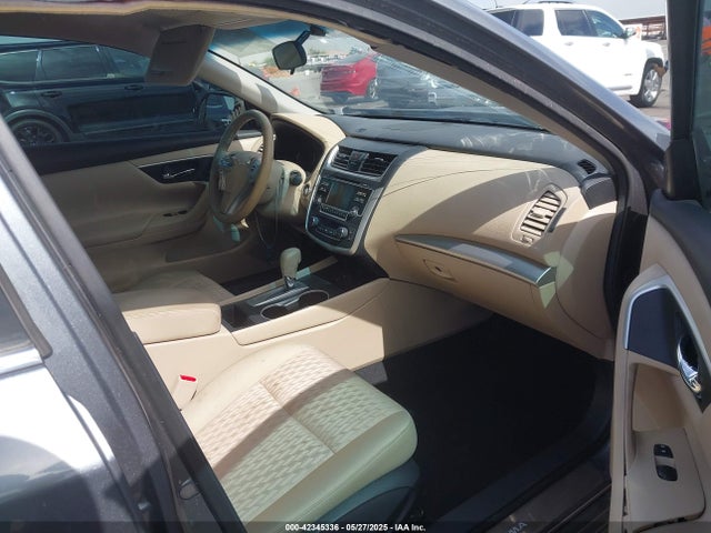 1N4AL3AP9GC125635 Nissan 2016