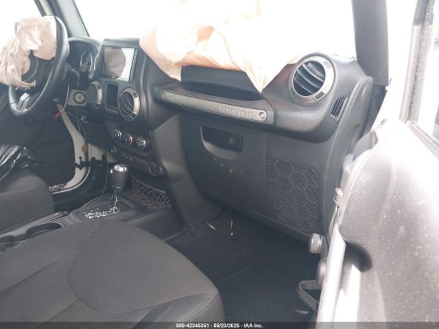 1C4BJWDG4FL641871 Jeep Wrangler Unlimited Sport