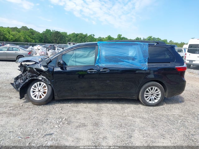 5TDYK3DC9GS741435 Toyota Sienna Xle 8 Passenger