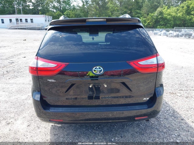 5TDYK3DC9GS741435 Toyota Sienna Xle 8 Passenger