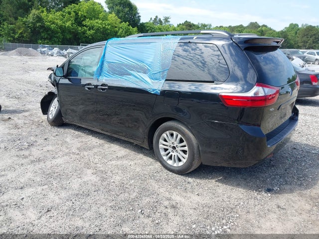 5TDYK3DC9GS741435 Toyota Sienna Xle 8 Passenger