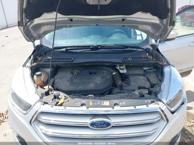 1FMCU9G92HUC22002 Ford ESCAPE SE