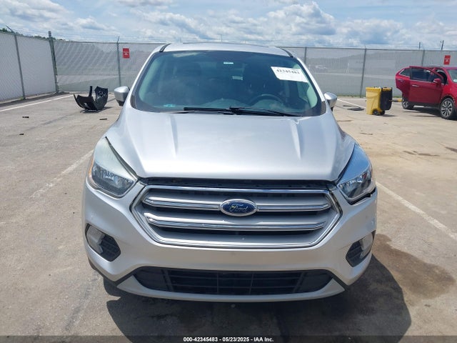 1FMCU9G92HUC22002 Ford ESCAPE SE