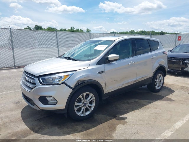 1FMCU9G92HUC22002 Ford ESCAPE SE