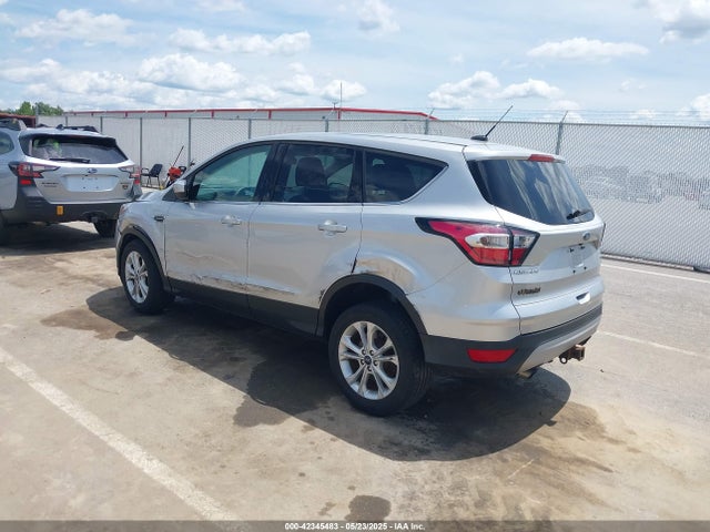 1FMCU9G92HUC22002 Ford ESCAPE SE