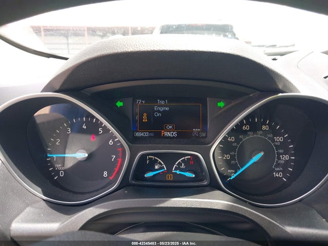 1FMCU9G92HUC22002 Ford ESCAPE SE