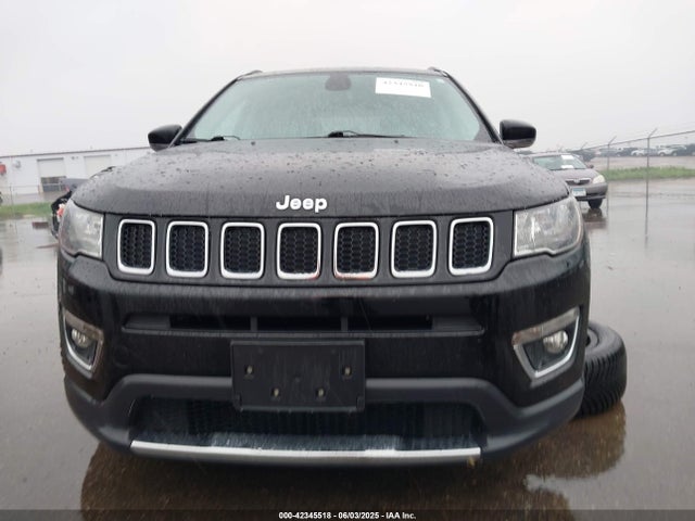 3C4NJDCBXJT180275 Jeep Compass