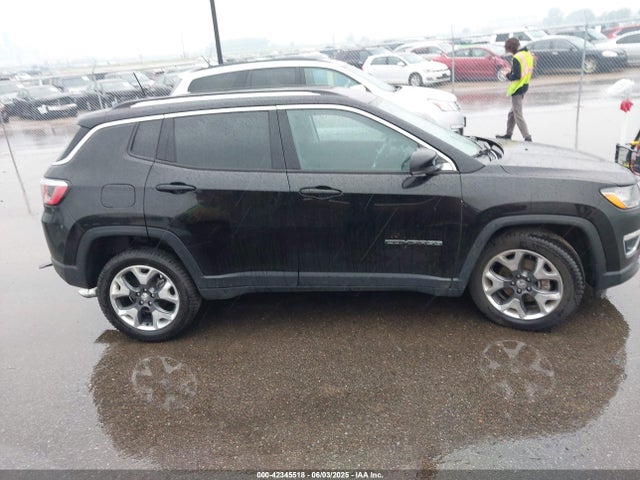 3C4NJDCBXJT180275 Jeep Compass