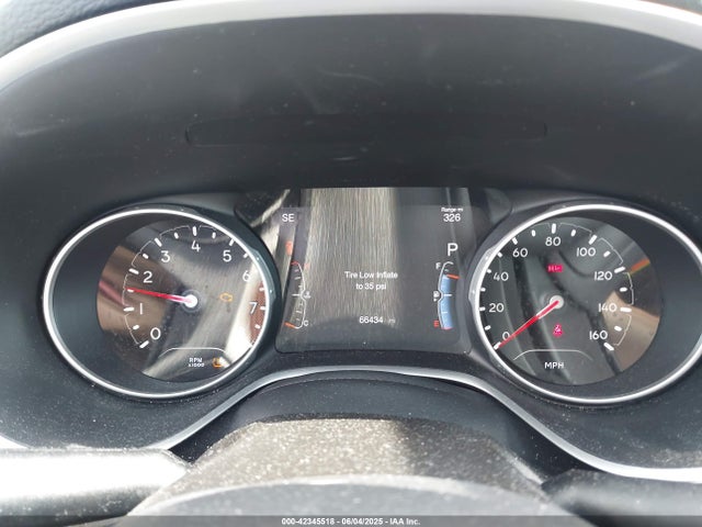3C4NJDCBXJT180275 Jeep Compass