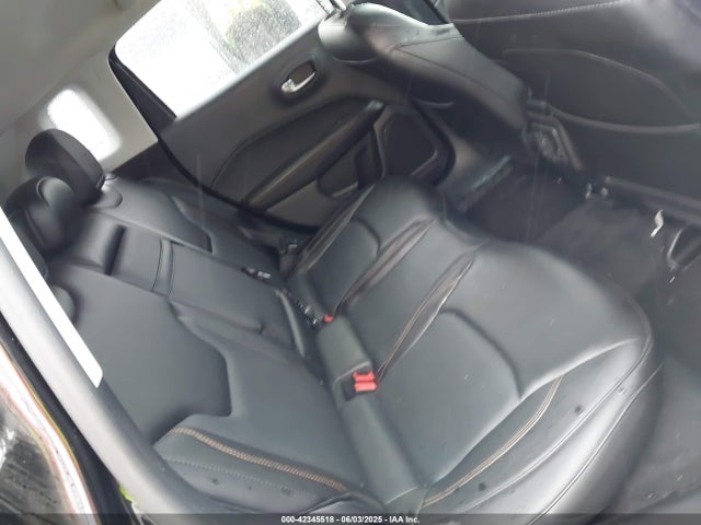 3C4NJDCBXJT180275 Jeep Compass