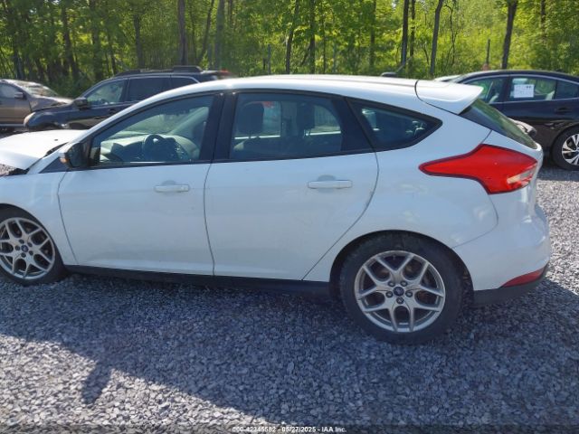 1FADP3K26FL235125 Ford FOCUS SE