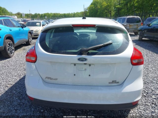 1FADP3K26FL235125 Ford FOCUS SE