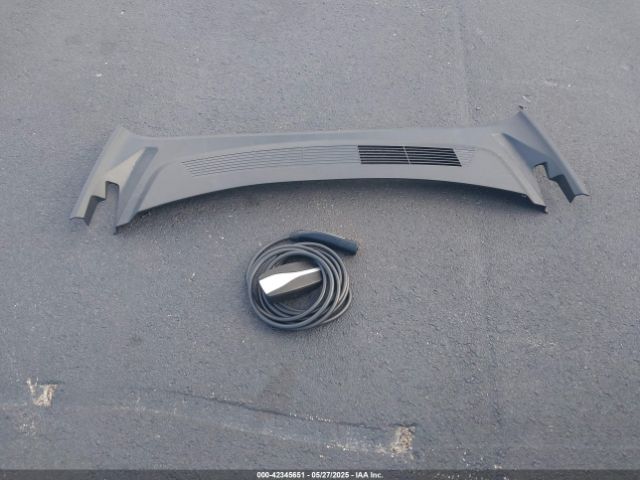 5YJ3E1EA6SF967254 Tesla 2025
