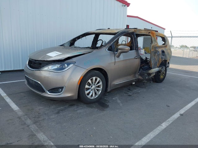 Chrysler Pacifica 2017 2C4RC1BG6HR569709 Image 2