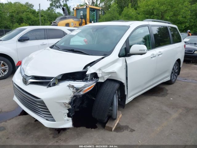 2019 TOYOTA SIENNA 5TDDZ3DC8KS224999 Photo 1