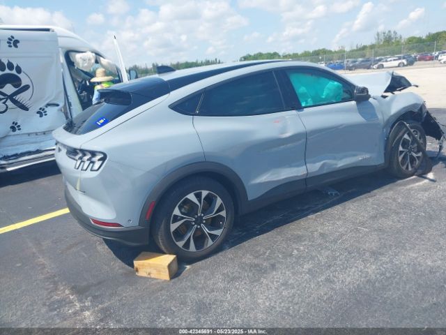 2024 FORD MUSTANG MACH-E 3FMTK1R4XRMA14724 Photo 3