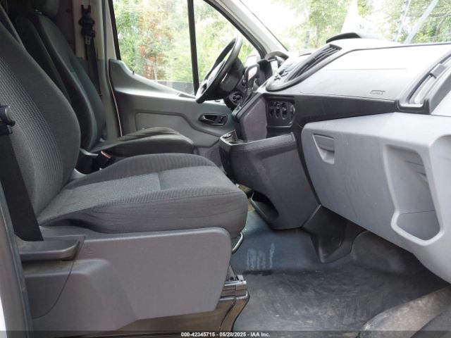 1FTYR1ZM8HKB53620 Ford Transit-250