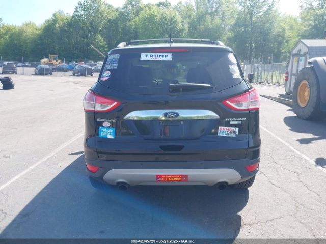 1FMCU9JX5GUB02023 Ford Escape Titanium
