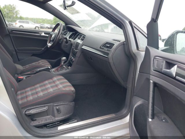 2017 VOLKSWAGEN GOLF GTI 3VW447AU3HM053409 Photo 4