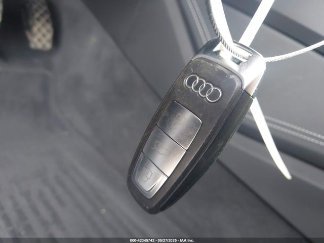 2019 AUDI A7 WAUU2AF2XKN026683 Photo 10