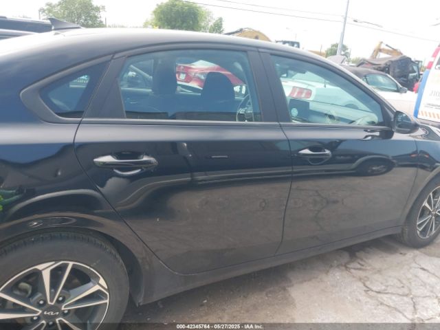 3KPF24ADXRE767226 KIA Forte Lxs