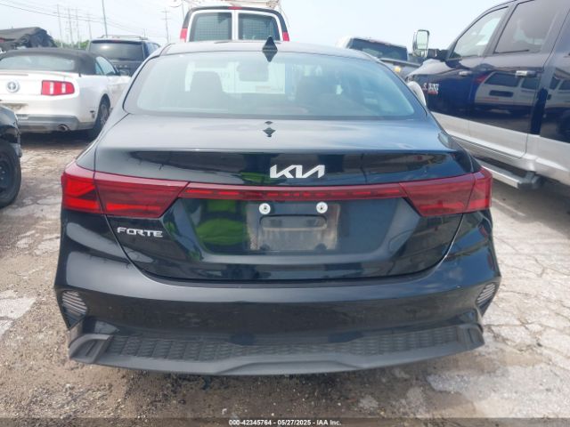 3KPF24ADXRE767226 KIA Forte Lxs