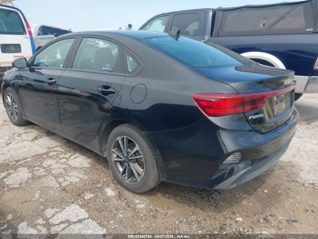 3KPF24ADXRE767226 KIA Forte Lxs